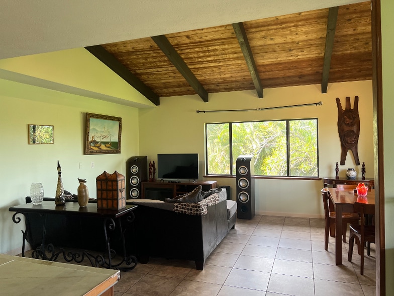 Building Photo - 15-2000-2000 19th Ave