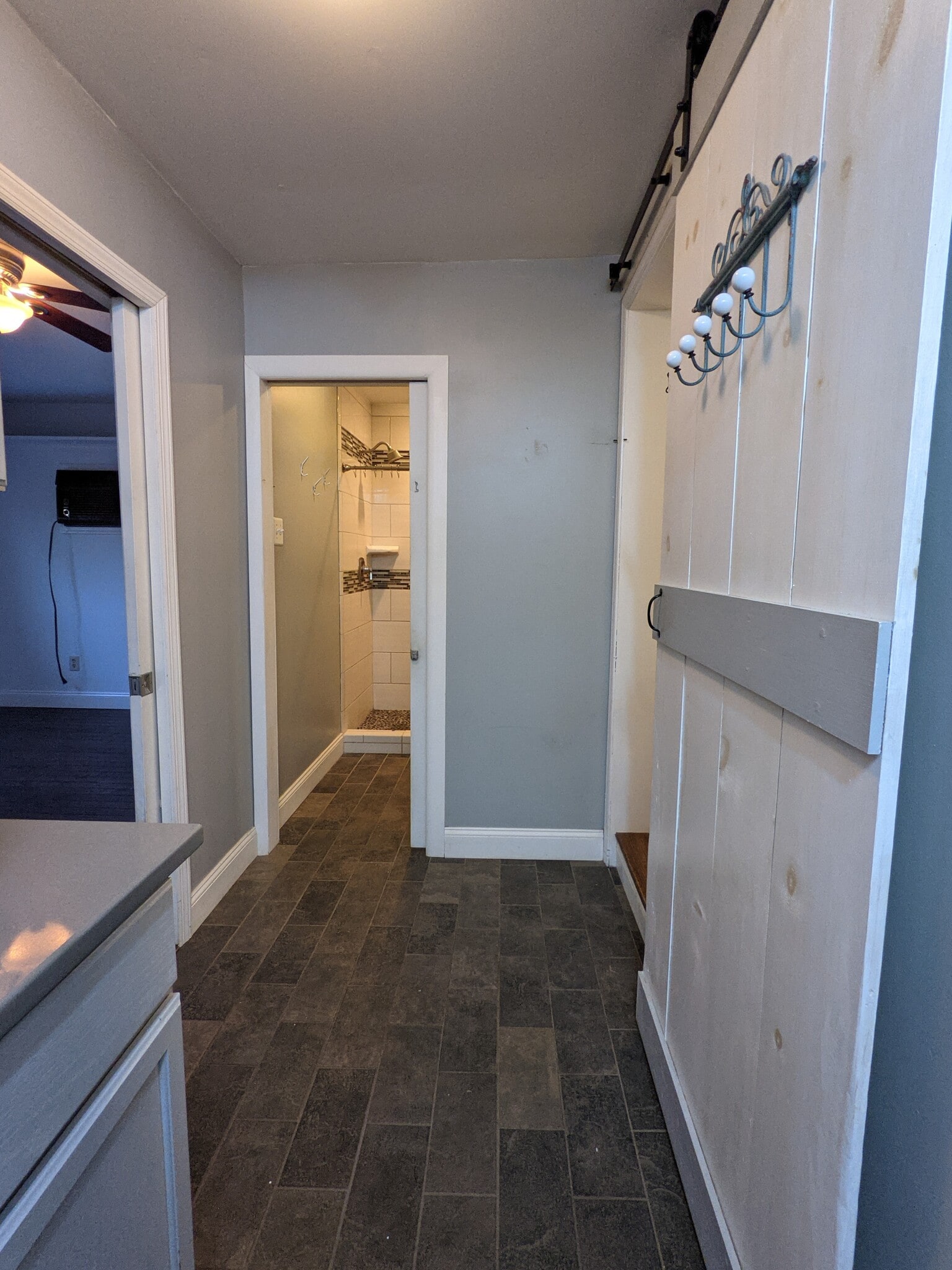 Laundry area - 336 Jefferson Ave