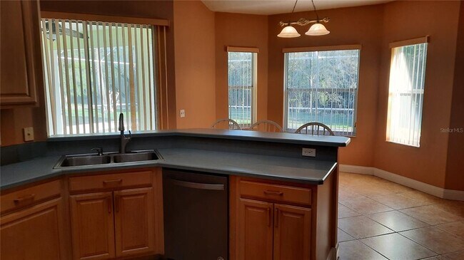 Building Photo - 58 Burning Bush Dr