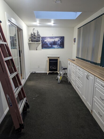 Mudroom - 131 Beth Dr