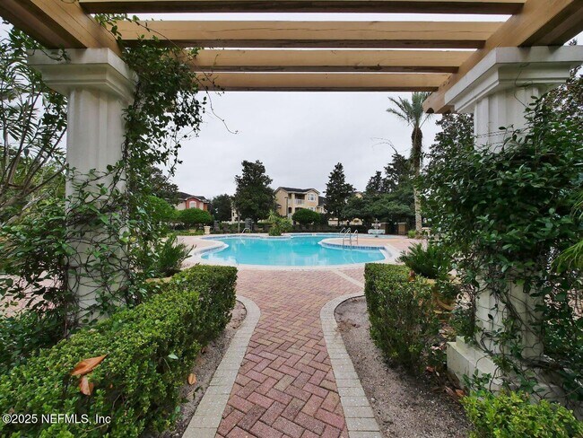 Building Photo - 10075 GATE N Pky