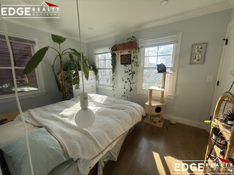 Building Photo - 14 Lopez Ave