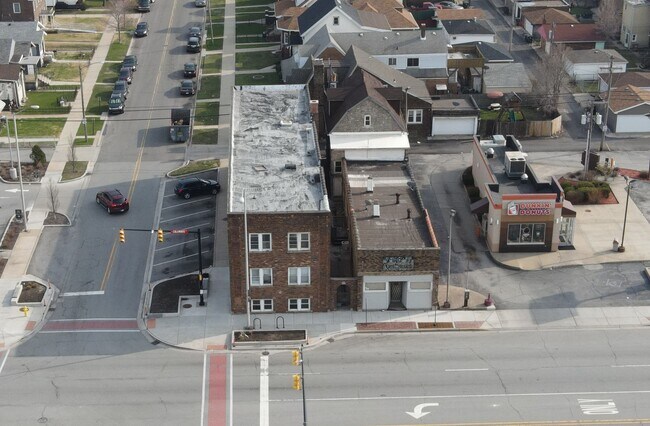 Building Photo - 1717 E Columbus Dr