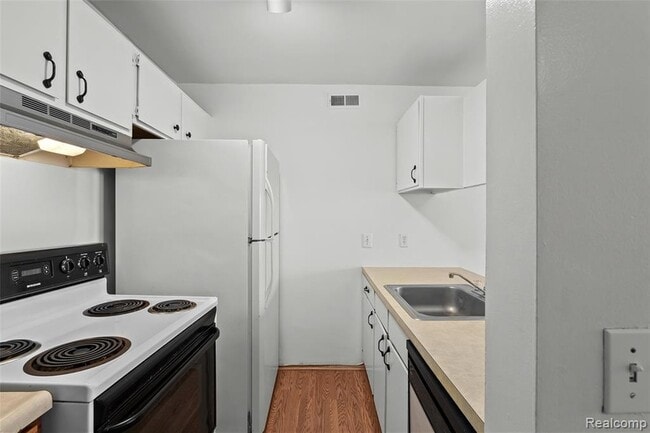 Building Photo - 8709 Candlewood Trail