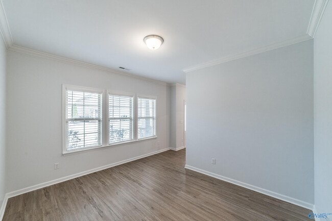 Building Photo - 15036 Lakeside Trail SW