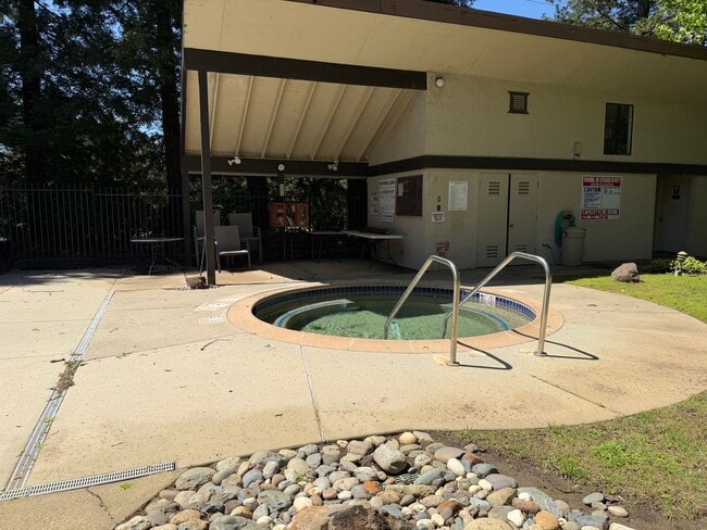 Building Photo - Gorgeous 2 bedroom 2 bath duplex in the trees