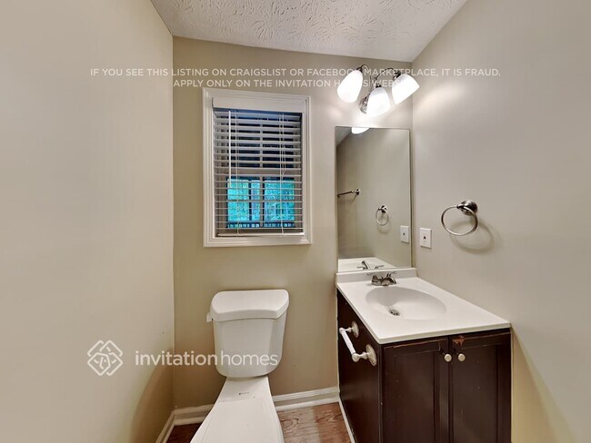 Building Photo - 2260 Rockwell Dr