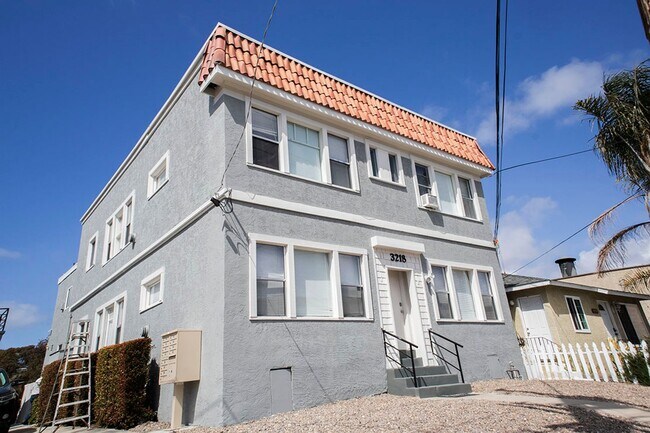 Building Photo - 1BD 1BA Point Loma Apartment - Hardwood Fl...