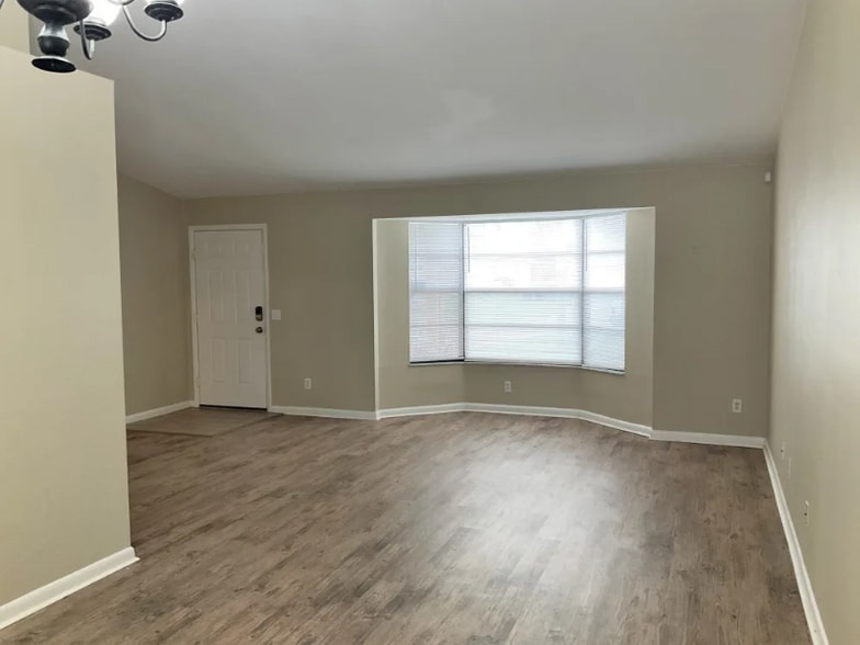 Building Photo - 200 SE 19th Terrace