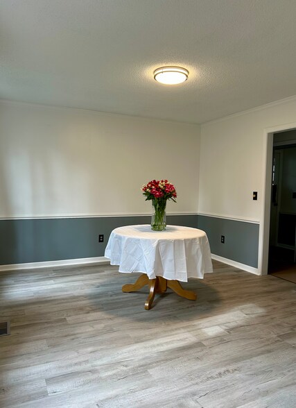Building Photo - 510 Squire Cir