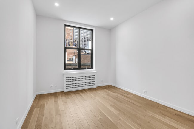 Interior Photo - The Buchanan