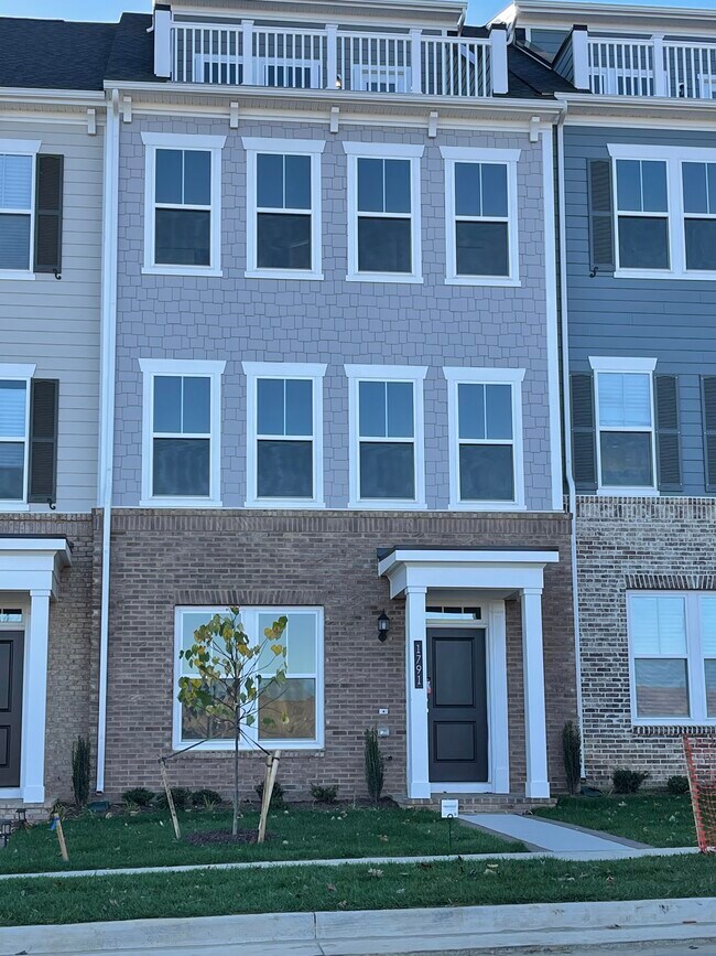 1791 Riverbluff Ave 1791 Riverbluff Ave Dumfries VA 22026 Apartment