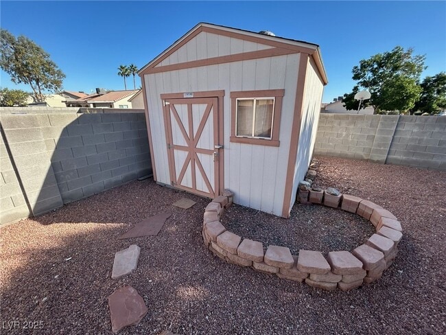 Building Photo - 625 Carlos Julio Ave