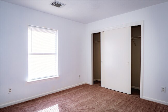 Building Photo - 3807 Gardenia Bend