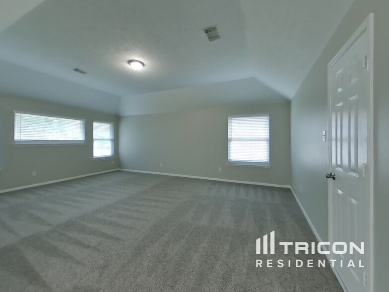 Building Photo - 17419 Pikes Peek Ct