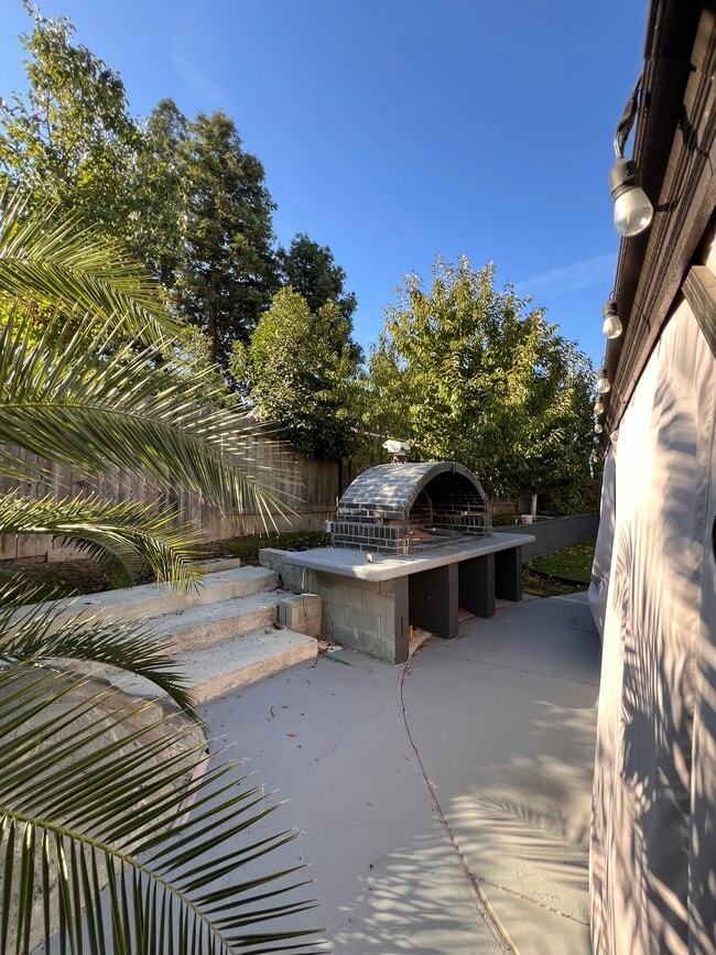 Building Photo - 4108 Falling Leaf Ct