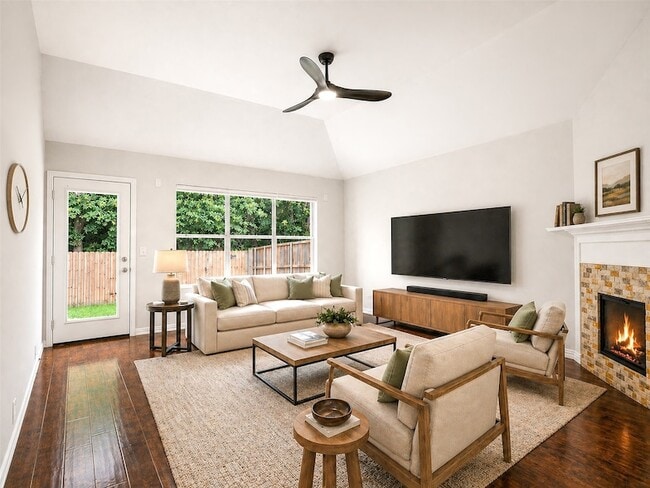 Building Photo - 1817 Newton Dr