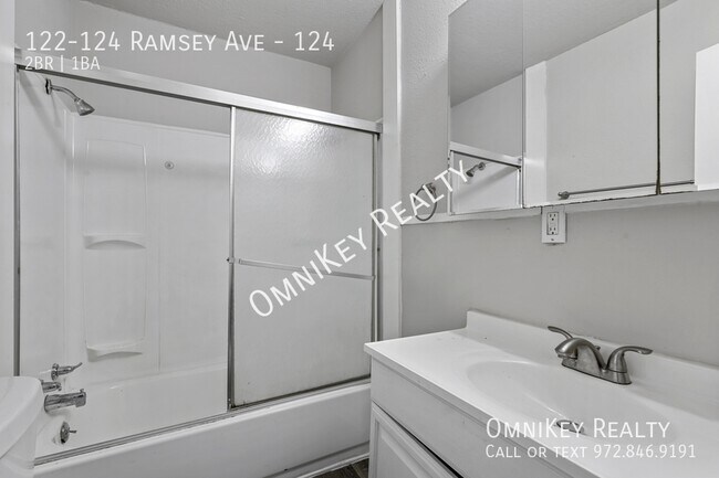 Building Photo - 122-124 Ramsey Ave-124