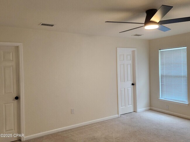 Building Photo - 119 Sand Oak Blvd