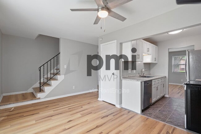 Building Photo - 3027 Rotunda Ct S