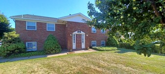 Building Photo - 3139 W Ridge Rd