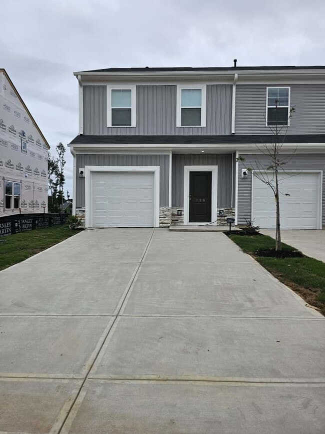 Primary Photo - 136 Randwick Ln