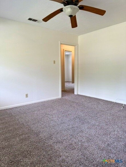 Building Photo - 1704 Smith Dr