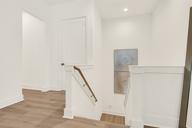 Building Photo - 4508 Sharon St