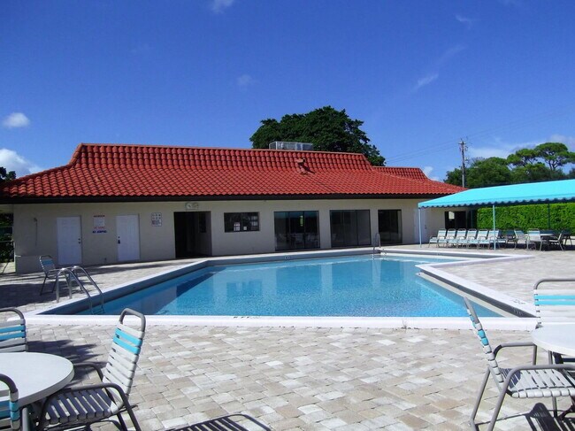 Building Photo - 2500 Fiore Way