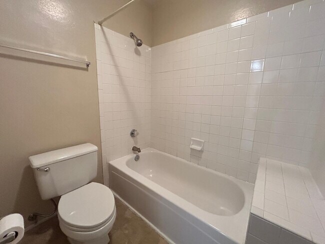 Building Photo - 4219 W Calavar Rd