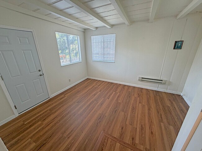 Building Photo - 2539 Grande Vista Ave