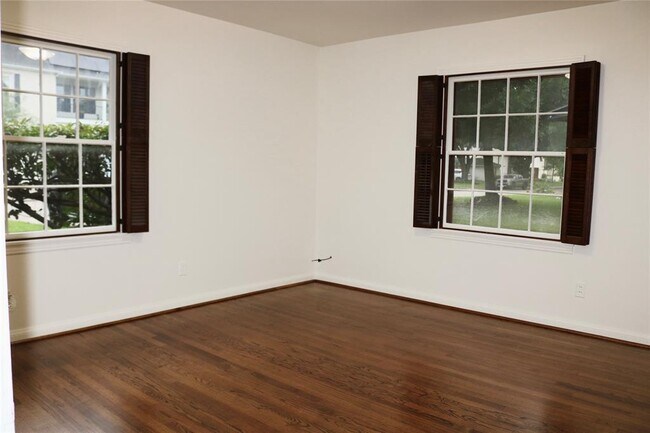 Building Photo - 4047 Merrick St