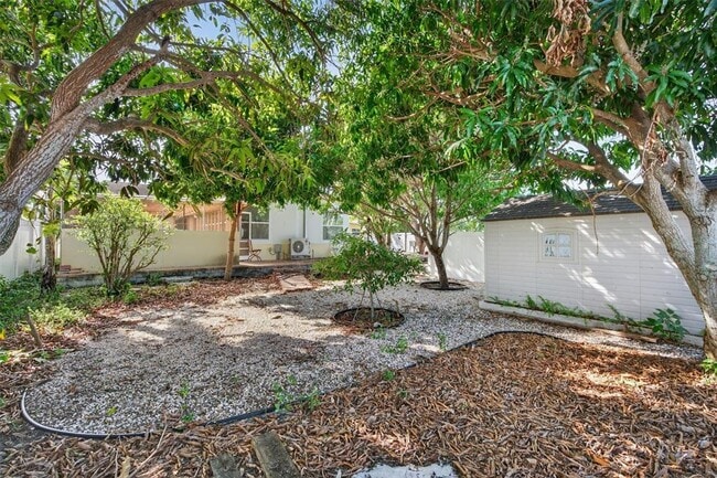 Building Photo - 5883 Darren Ct