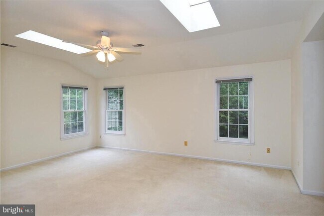 Building Photo - 47313 Grandview Pl