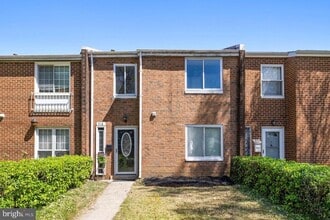 Building Photo - 218 Stevenson Sq S