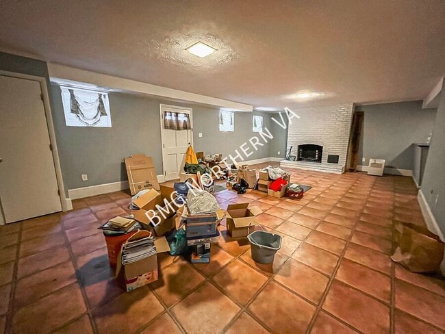 Building Photo - 1325 Lynnbrook Dr
