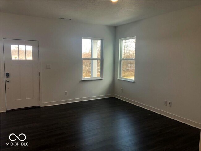 Building Photo - 6396 Apperson Dr