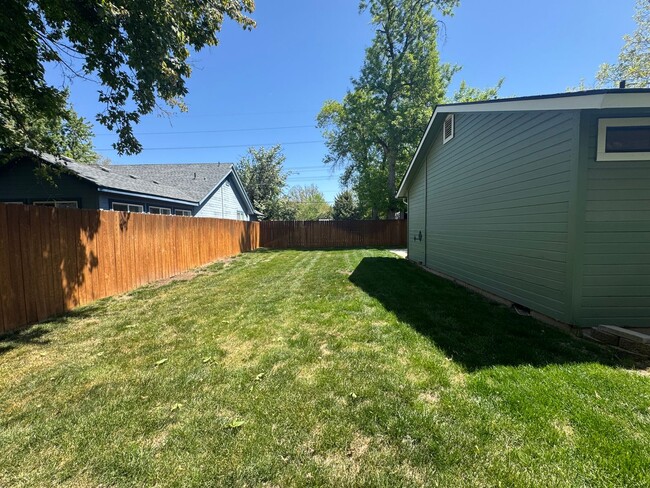 Building Photo - Now leasing in West Boise! This single-lev...