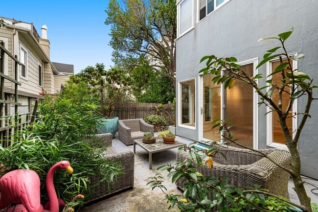 Building Photo - 2121 Laguna St