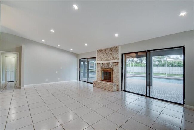Building Photo - 637 NW 100th Ln