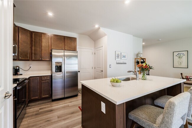 Building Photo - 23 Keuka Ln