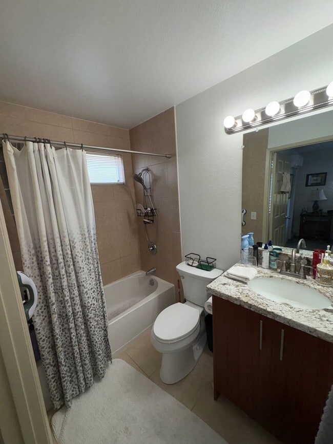 Building Photo - Furnished 2 bed, 2 bath in Alii Lani