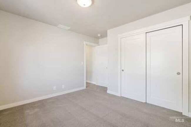 Building Photo - 3 bed, 3 bath townhome will be ready in May for you