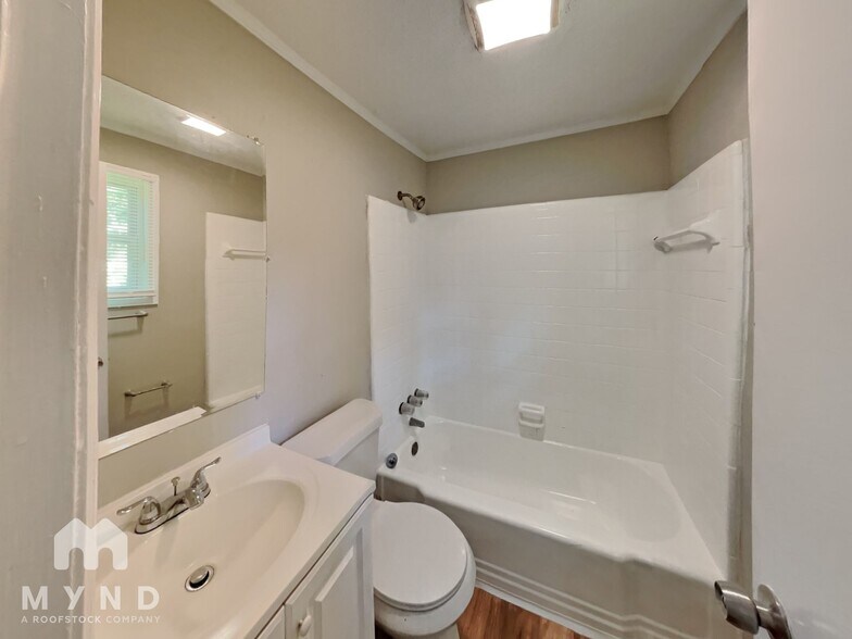 Building Photo - 502 Fairlane Cir NW
