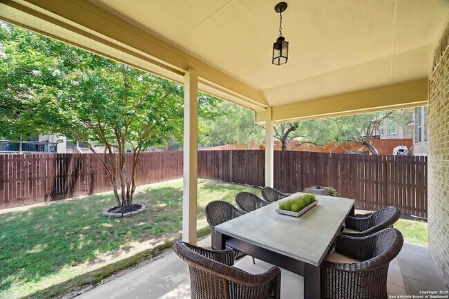 Building Photo - 723 Viento Point
