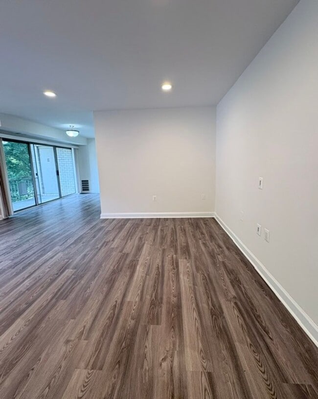 Building Photo - 12403 Braxfield Ct