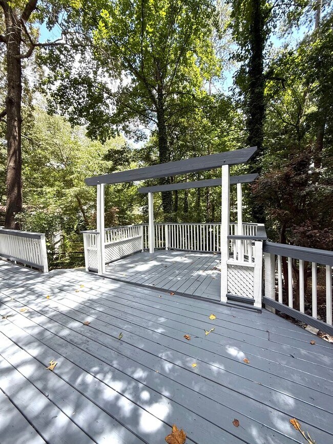 Building Photo - RENOVATED!!!!Great Location with Desirable...