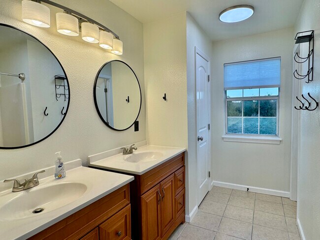 Building Photo - 6349 FL-189