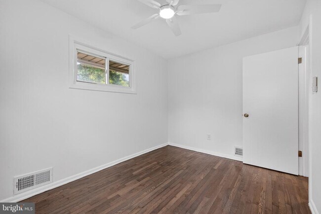 Building Photo - 303 Nimitz Ave