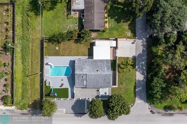 Building Photo - 15276 Harrison Rd